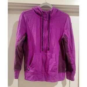 Women's zip-up sweatshirt with hood. Size Medium